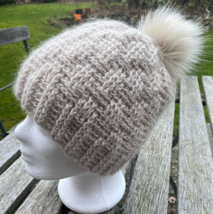 Dejlig hæklet varm hue